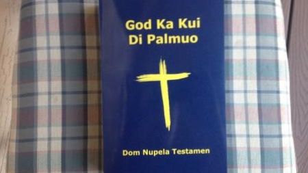 El primer Nuevo Testamento en idioma dom